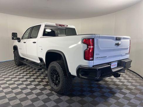 New 2026 Chevrolet Silverado 2500 ZR2 AWD/4WD image 3