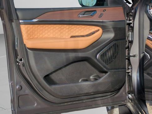 New 2025 Jeep Grand Cherokee L Summit w/ MOPAR Finishing Package AWD/4WD image 12