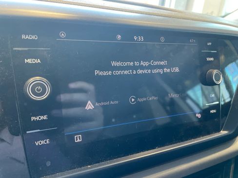 Used 2023 Volkswagen Taos SE FWD image 14