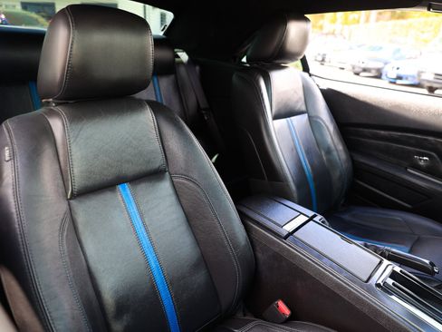 Used 2010 Ford Mustang GT image 19