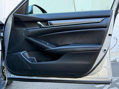 Used 2019 Honda Accord LX image 29