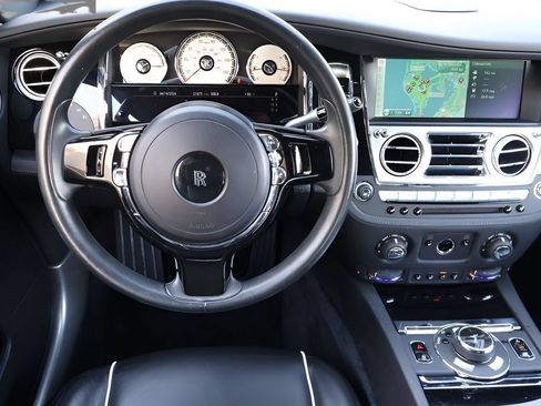 Certified 2017 Rolls-Royce Wraith RWD image 23