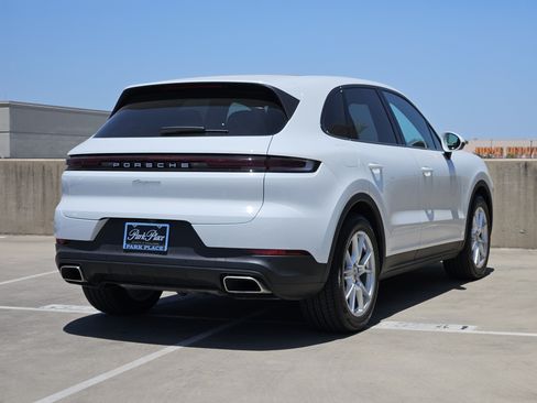 Certified 2026 Porsche Cayenne AWD/4WD image 8