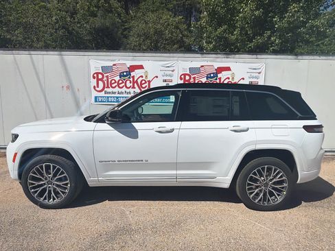 New 2026 Jeep Grand Cherokee Summit AWD/4WD image 7