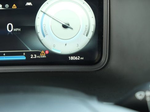 Used 2023 Hyundai Kona SE image 13