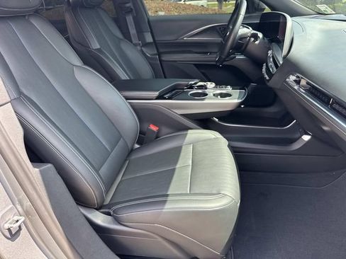 Used 2024 Cadillac Lyriq Luxury w/ LPO, Floor Liner Package AWD/4WD image 9