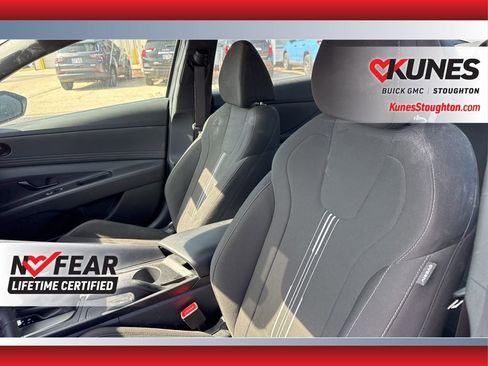 Used 2025 Hyundai Elantra Sport FWD image 25