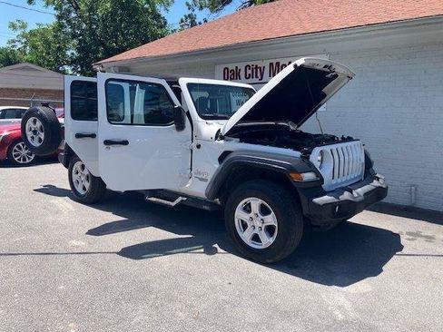 Used 2018 Jeep Wrangler Unlimited Sport S AWD/4WD image 9