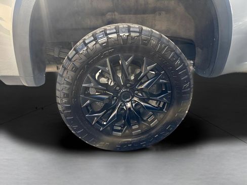 Used 2024 Chevrolet Silverado 1500 ZR2 AWD/4WD image 30