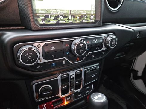 Used 2023 Jeep Wrangler Unlimited Rubicon 4xe AWD/4WD image 26