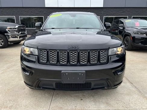 Certified 2021 Jeep Grand Cherokee Laredo X AWD/4WD image 2