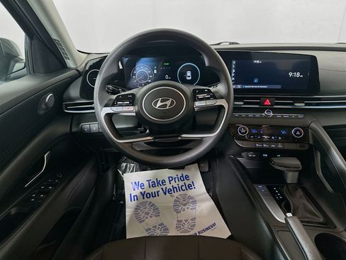 Certified 2024 Hyundai Elantra SEL image 21