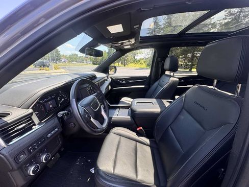 Used 2021 GMC Yukon Denali w/ LPO, Illumination Package AWD/4WD image 11