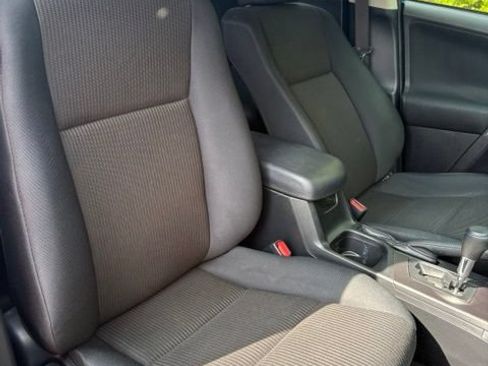 Used 2017 Toyota RAV4 LE w/ All Weather Liner Package AWD/4WD image 17