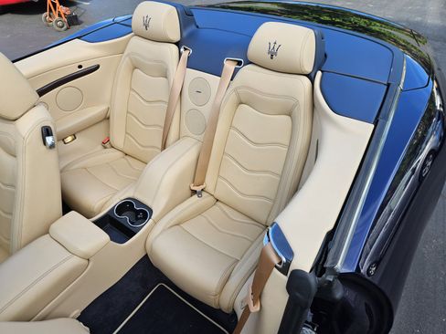 Used 2015 Maserati GranTurismo Convertible RWD image 4