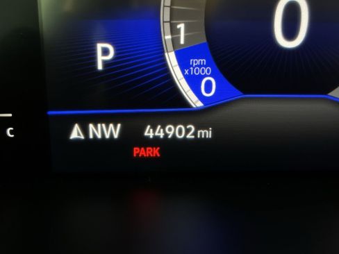 Used 2022 Volkswagen Tiguan SE image 17