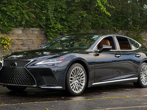 Certified 2024 Lexus LS 500 AWD image 13