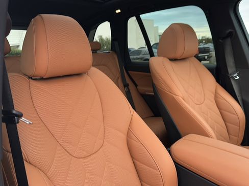 Certified 2025 BMW X5 xDrive40i w/ M Sport Package image 24