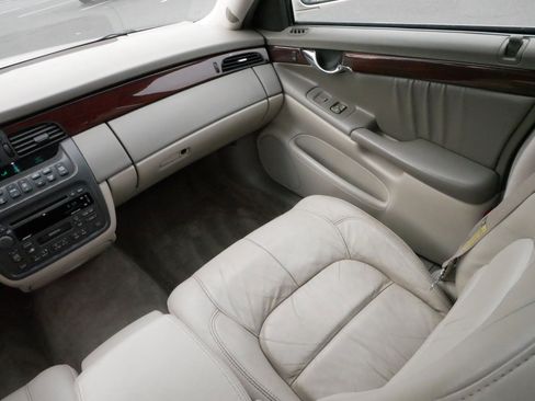 Used 2003 Cadillac De Ville DHS w/ Safety & Security Package image 11