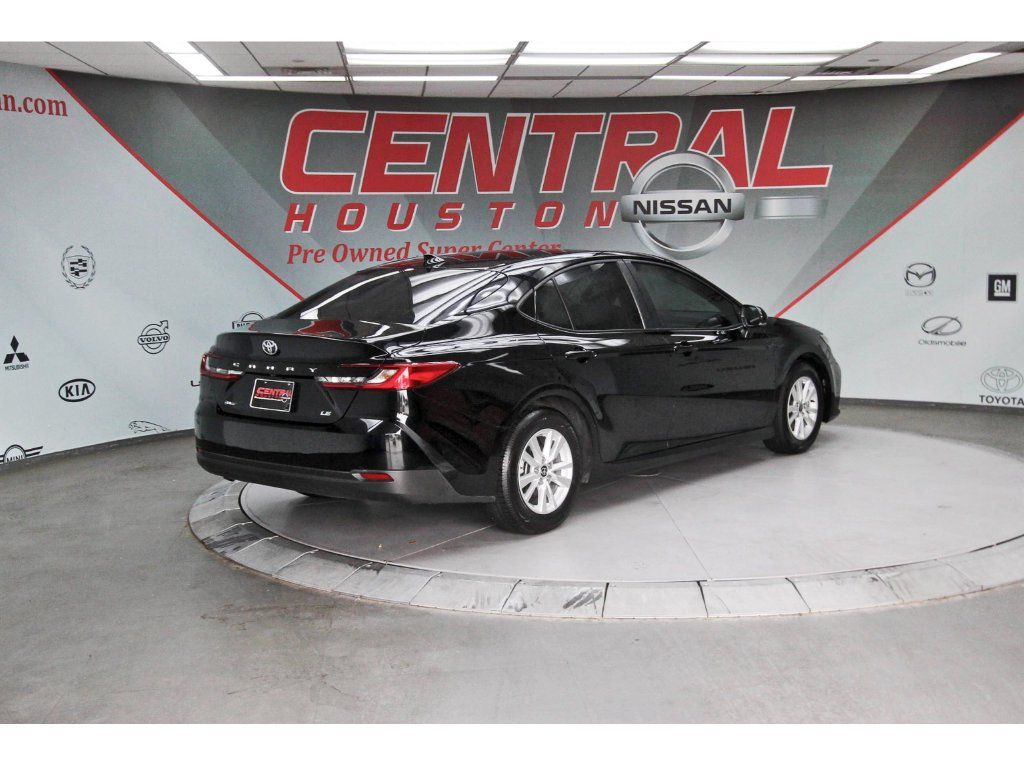 Used 2025 Toyota Camry LE FWD image 4