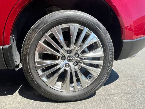 Used 2022 Toyota Venza Limited image 48