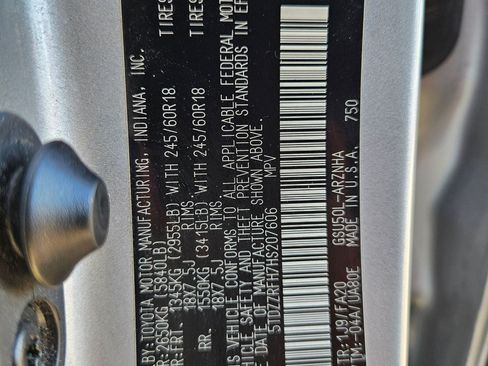 Used 2017 Toyota Highlander Plus w/ Protection Package #3 FWD image 29