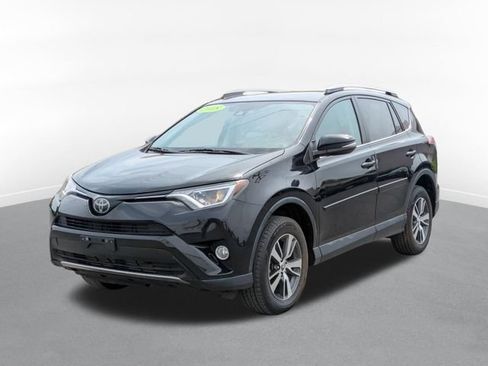 Used 2018 Toyota RAV4 XLE w/ Plus Extra Value Package AWD/4WD image 5