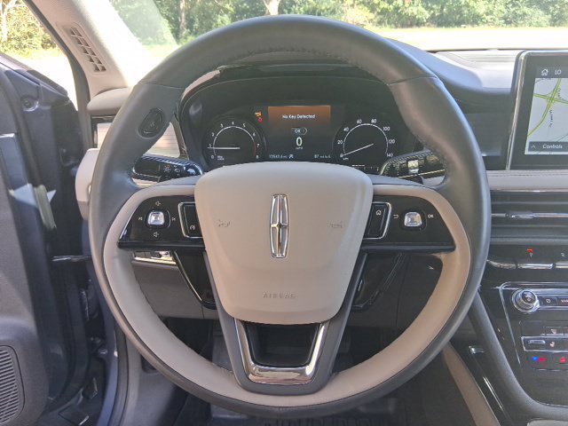 Used 2022 Lincoln Corsair AWD w/ Premium Package image 15