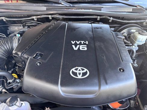 Used 2012 Toyota Tacoma PreRunner w/ SR5 Pkg RWD image 18
