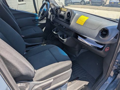 Used 2019 Mercedes-Benz Sprinter 144 image 10