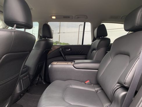 Used 2023 Nissan Armada SL w/ Captain's Chairs Package AWD/4WD image 32