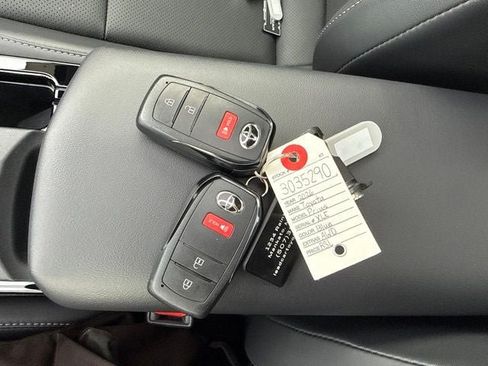 Certified 2026 Toyota Prius XLE AWD/4WD image 36