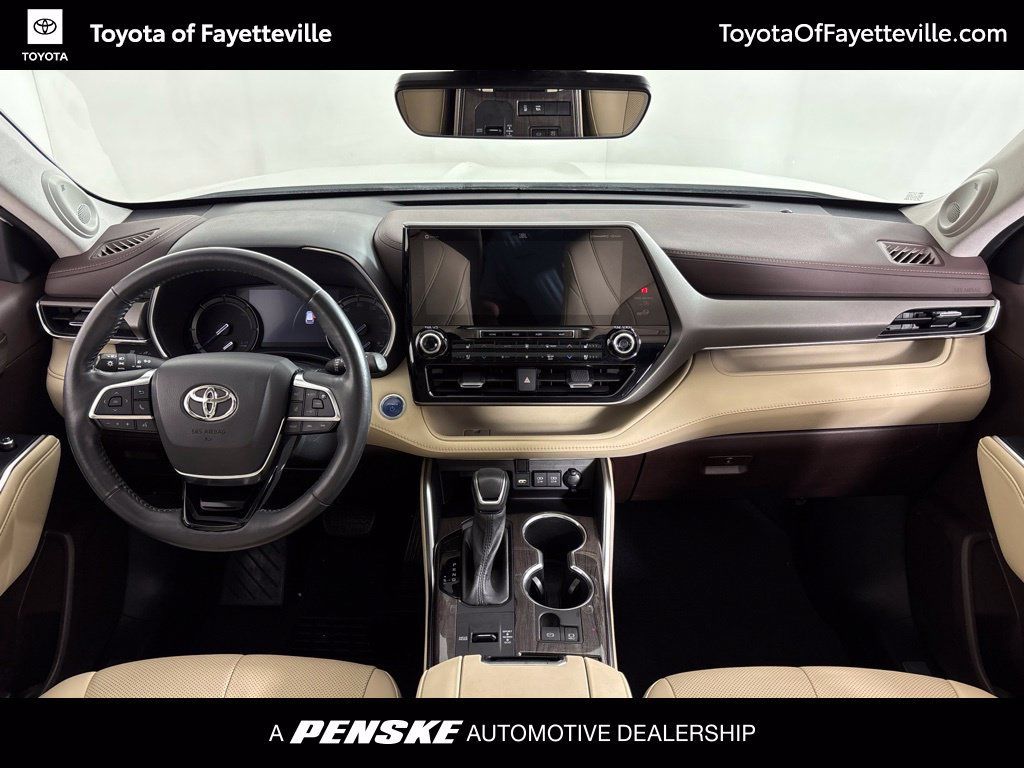 Used 2021 Toyota Highlander Limited FWD image 23