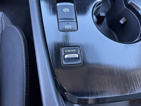 Certified 2023 Nissan Rogue SV image 17