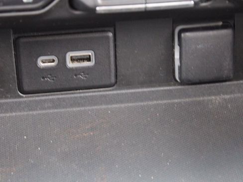 Used 2021 Chevrolet Suburban LT image 43