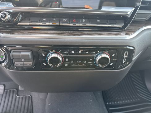 New 2026 GMC Sierra 1500 Elevation image 25