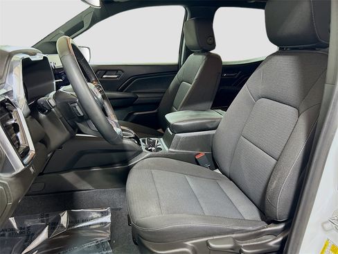 Used 2025 GMC Canyon Elevation w/ Convenience Package image 18