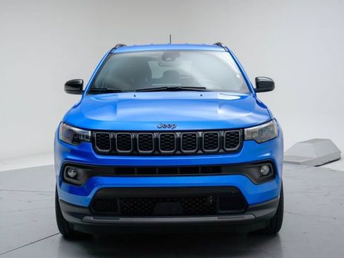 Used 2025 Jeep Compass Latitude w/ Convenience Group AWD/4WD image 12