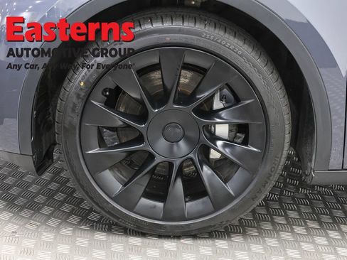 Used 2021 Tesla Model Y Long Range AWD/4WD image 25