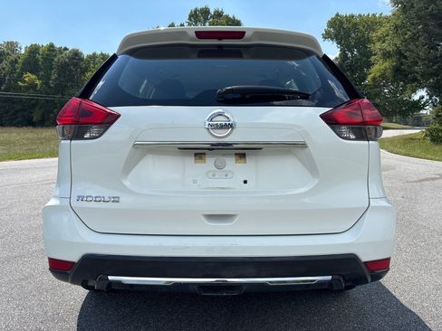 Used 2017 Nissan Rogue S FWD image 4