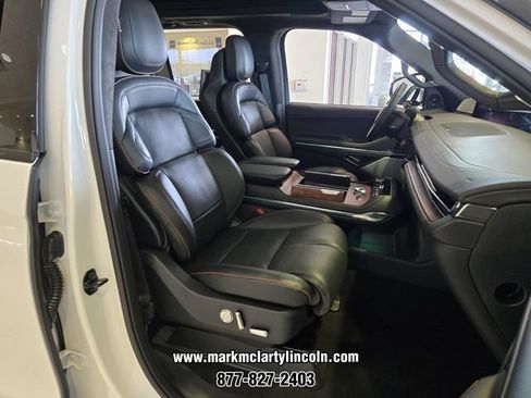 New 2026 Lincoln Navigator L Black Label AWD/4WD image 13