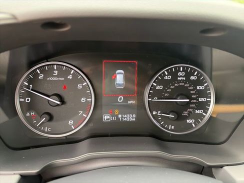 Used 2024 Subaru Crosstrek 2.0i Premium AWD/4WD image 12
