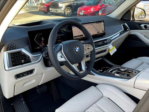 Used 2026 BMW X7 xDrive40i image 17