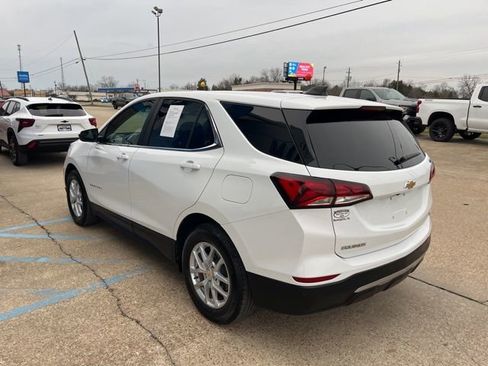 Used 2024 Chevrolet Equinox LT image 3