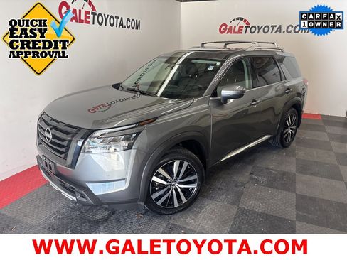 Used 2024 Nissan Pathfinder Platinum w/ Black Appearance Package image 1