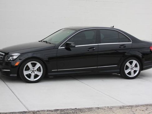 Used 2011 Mercedes-Benz C 300 4MATIC Sedan image 14
