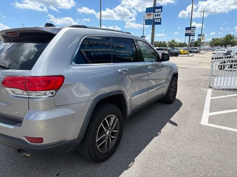 Used 2018 Jeep Grand Cherokee Limited AWD/4WD image 7