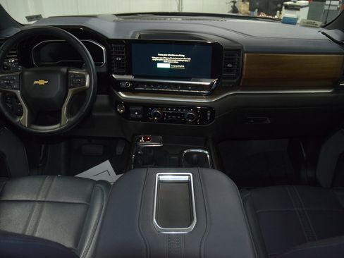 Used 2022 Chevrolet Silverado 1500 High Country w/ High Country Premium Package image 31