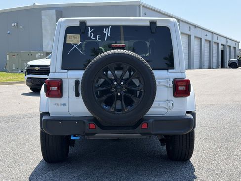 Used 2023 Jeep Wrangler Unlimited Sahara w/ Cold Weather Group AWD/4WD image 11