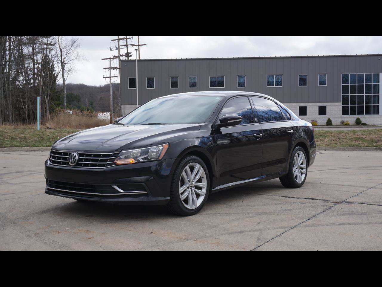 Used 2019 Volkswagen Passat 2.0T Wolfsburg FWD image 1